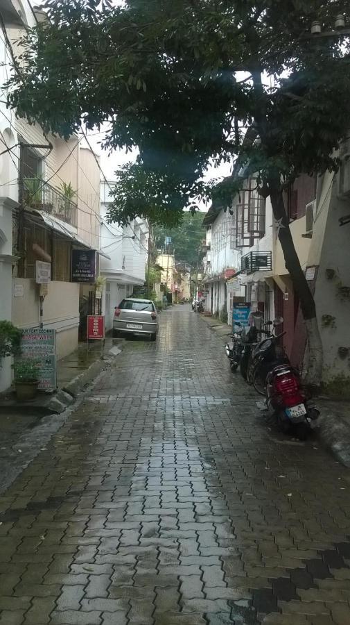 Spice Holidays Hotel Kochi Buitenkant foto